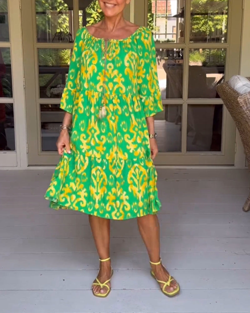 NIPPON™| プリントと七分袖の赤いドレス