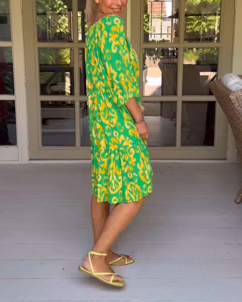 NIPPON™| プリントと七分袖の赤いドレス