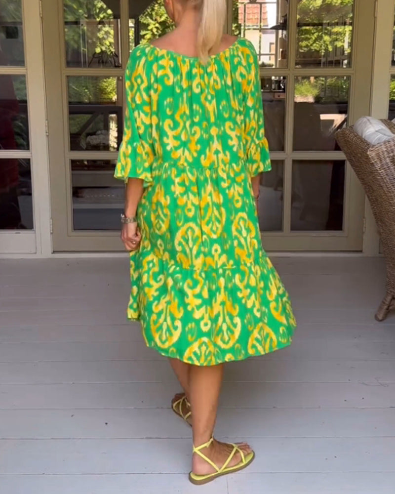 NIPPON™| プリントと七分袖の赤いドレス